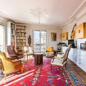 Veeve - Classic Montparnasse Apartment Paris