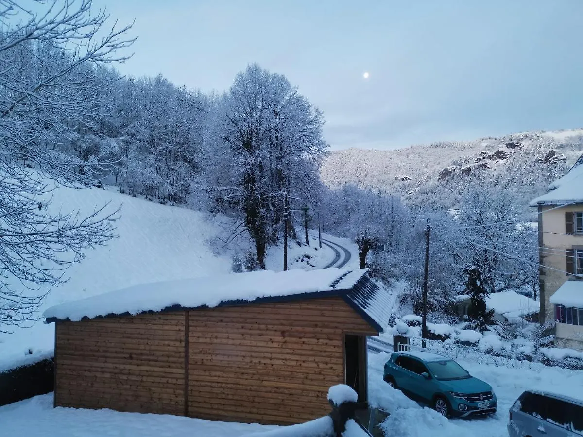Maison D'Hote, Gite, La Maisonnette Vic-sur-Cere